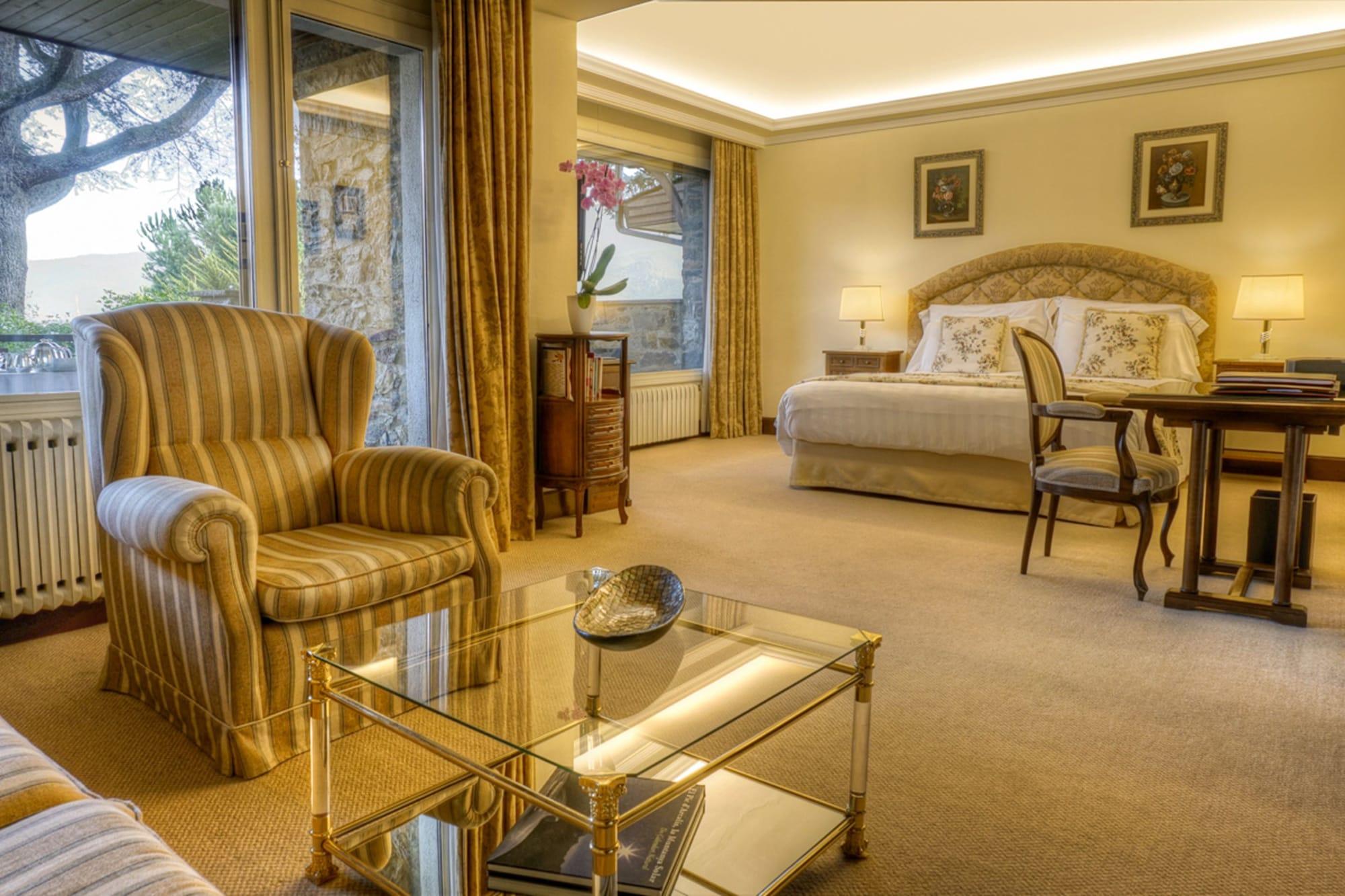 El Castell De Ciutat - Relais & Chateaux 塞奥-德乌赫尔 外观 照片