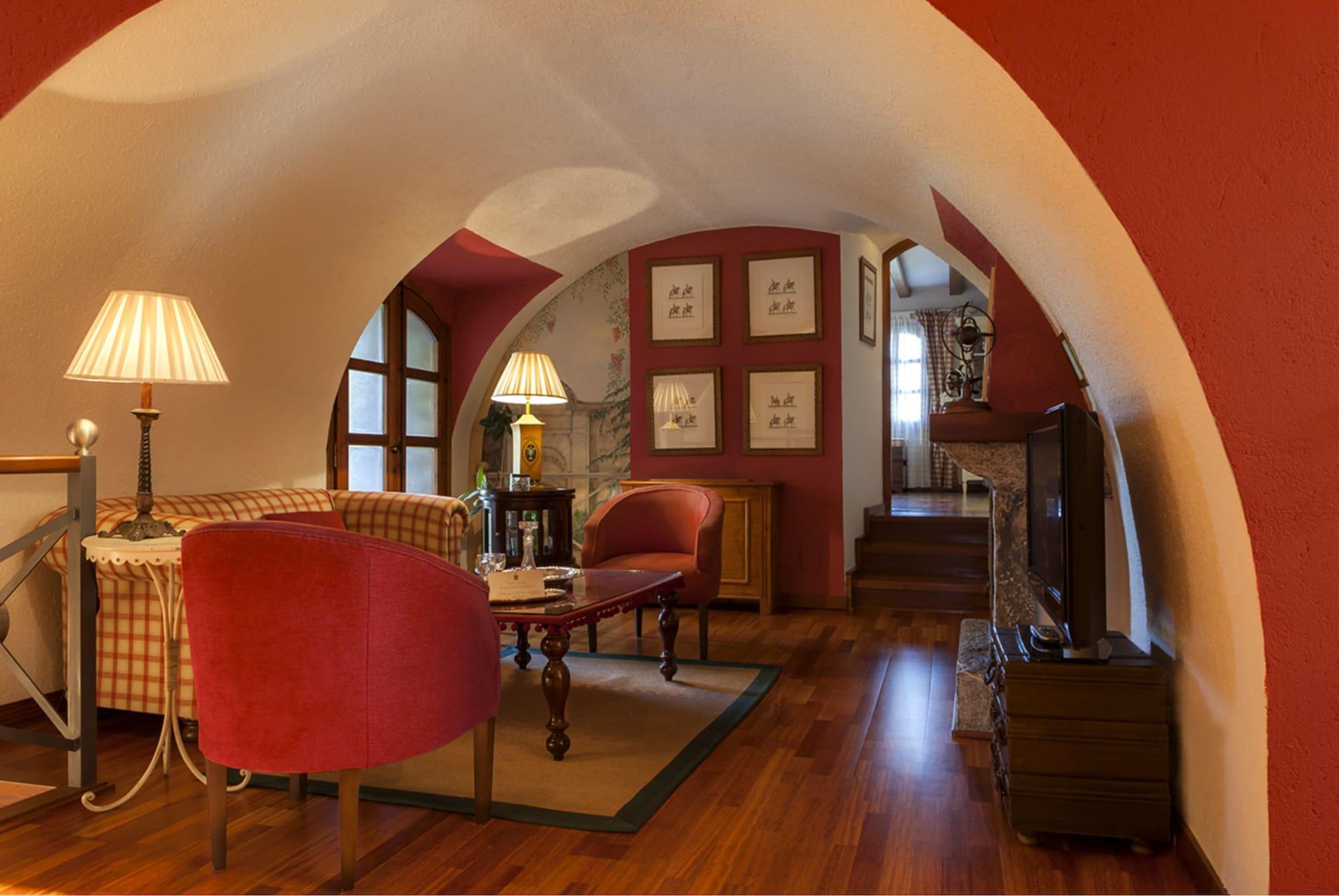 El Castell De Ciutat - Relais & Chateaux 塞奥-德乌赫尔 外观 照片
