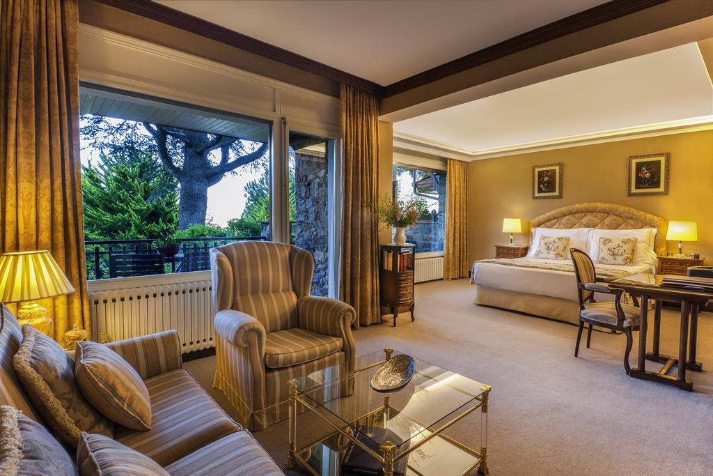 El Castell De Ciutat - Relais & Chateaux 塞奥-德乌赫尔 外观 照片