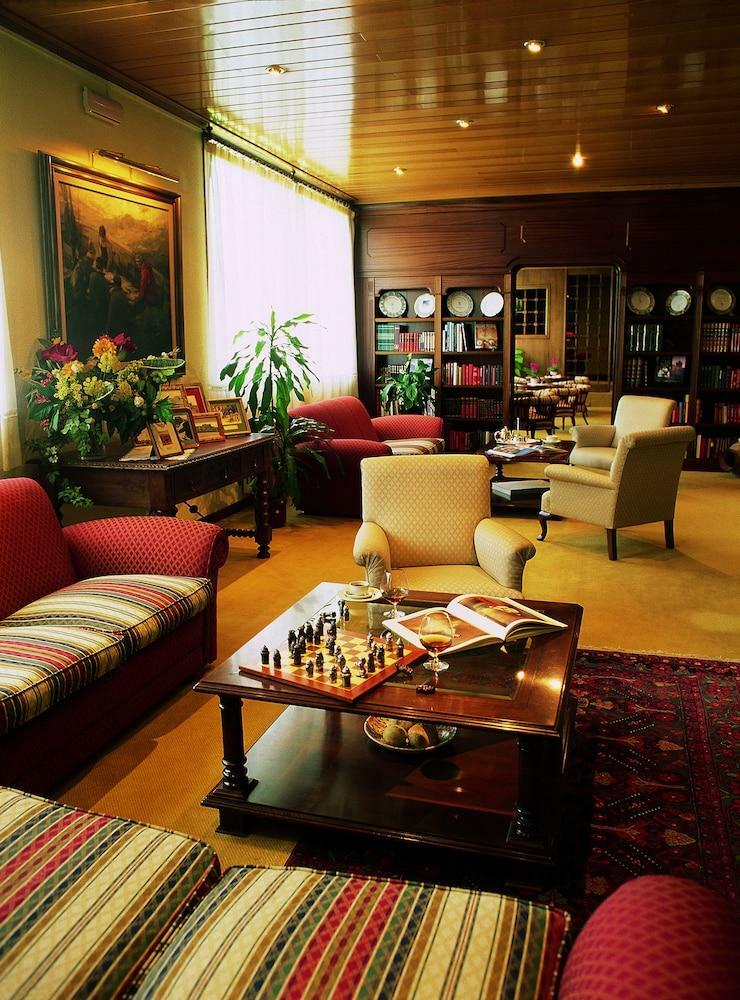 El Castell De Ciutat - Relais & Chateaux 塞奥-德乌赫尔 外观 照片